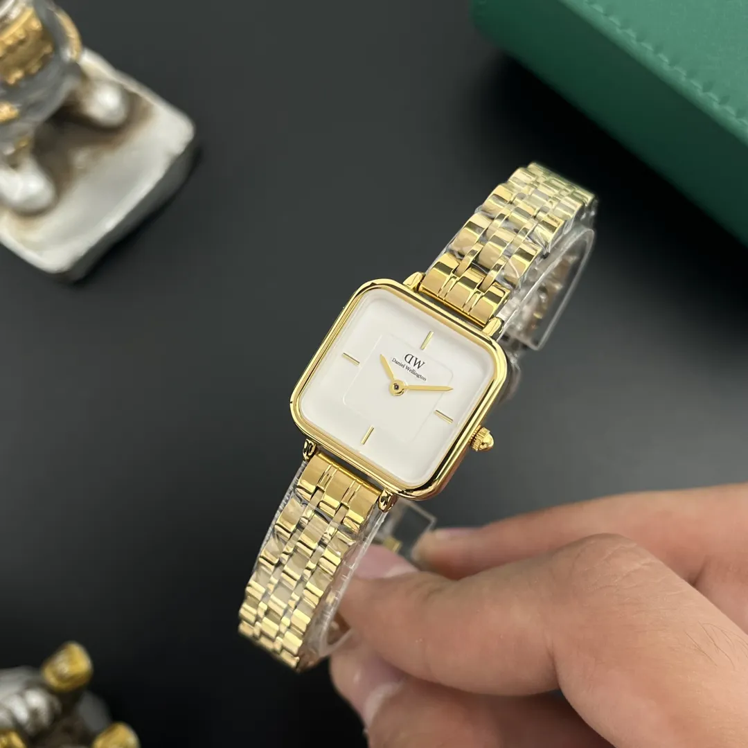 ساعت زنانه دنیل ولینگتون مربعی نقره ای طلایی صفحه سفید DW Quadro